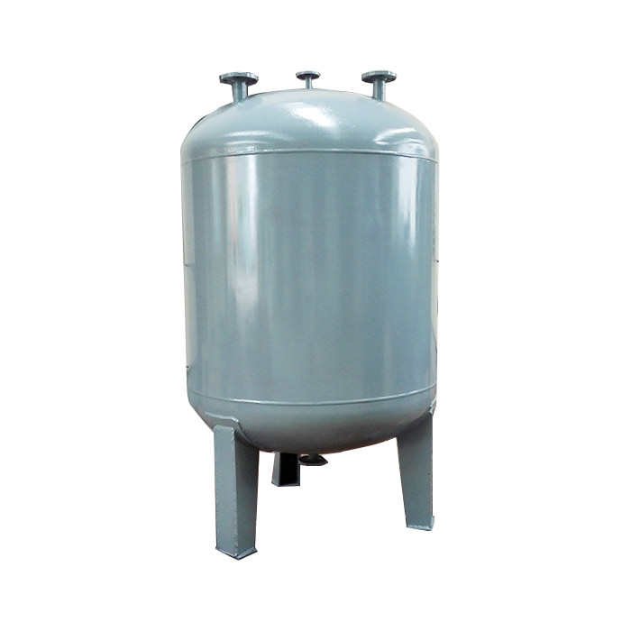 Plastic-lining vertical tank